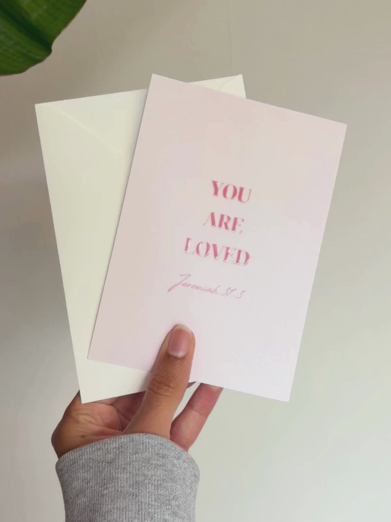 Video laden: Wenskaart 'You Are Loved'